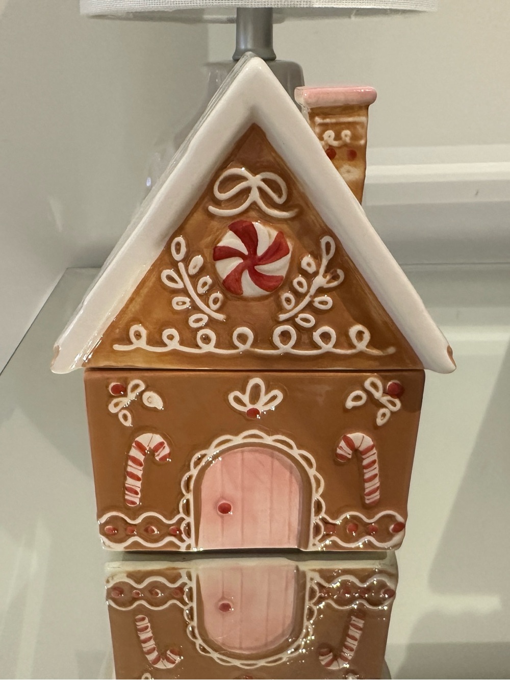 🍬 NWT Holiday Gingerbread Ceramic House Decorative Jar Sugar or Trinket Decor